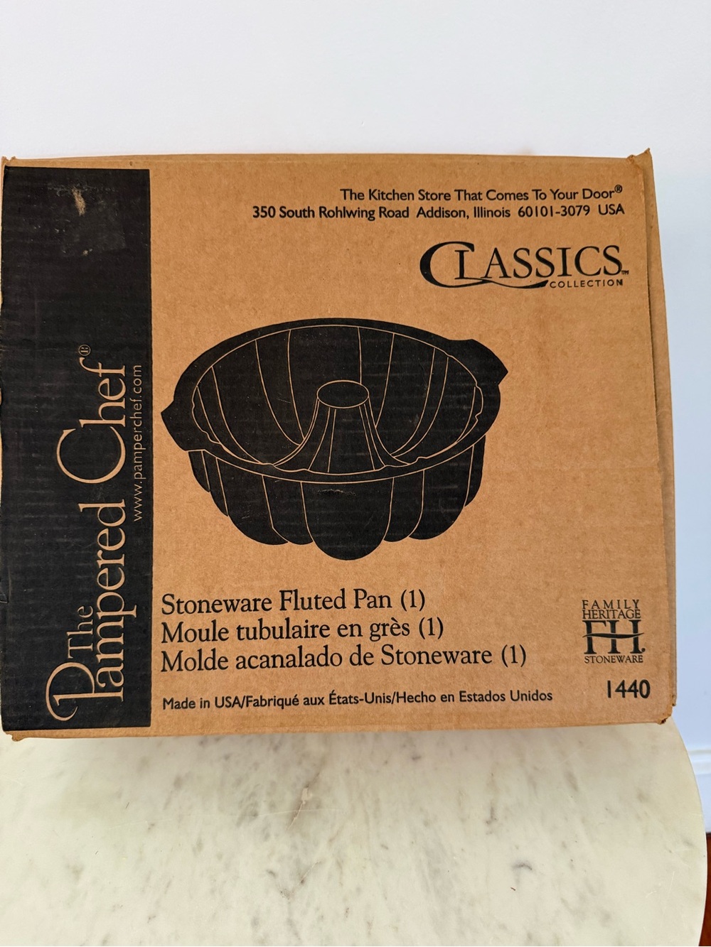 Pampered Chef Family Heritage Stoneware 10" Fluted Bundt Cake Pan #1440